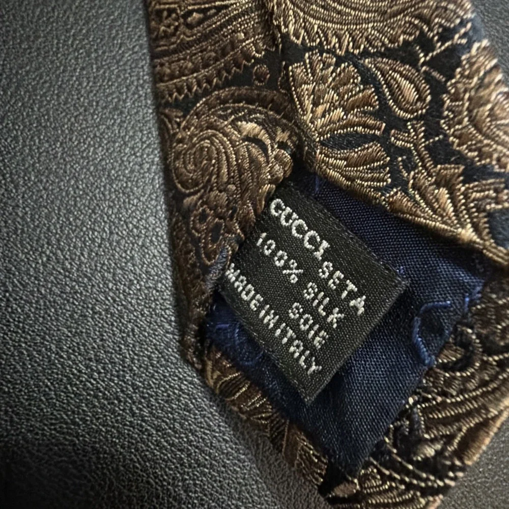 Gucci Vintage Brown And Navy Blue Silk Paisley Tie Made In Italy